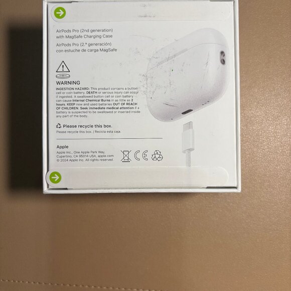 AirPods Pro 2 with MagSafe Charging Case (USB-C) - Picture 2 of 7